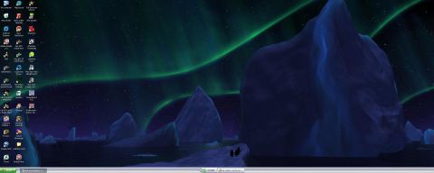 1988 Ford Bronco - Desktop wallpaper displays aurora borealis above icebergs and water, with icons on the left.