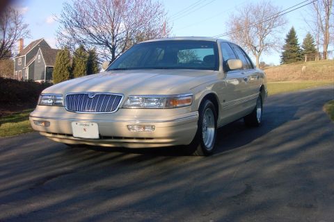 1996 Mercury Grand Marquis - LH Front quarter shot