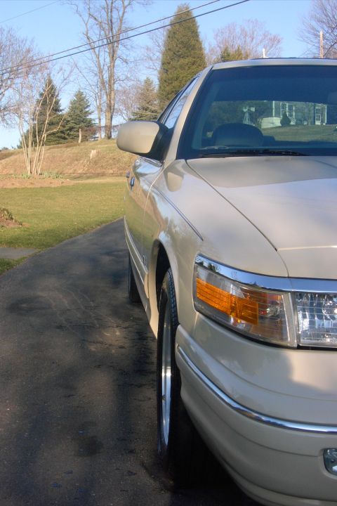 1996 Mercury Grand Marquis - RH paint closeup, from front view