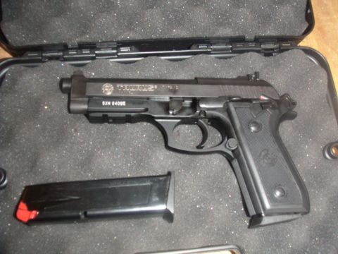 1989 Ford Bronco - Taurus PT101 40 Smith & Wesson