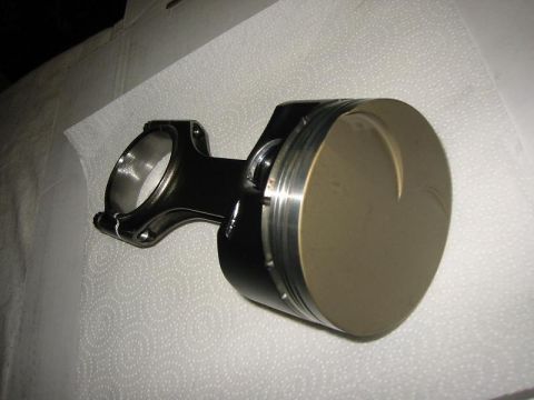 2000 Ford Crown Victoria - Coated Diamond Flat-top Piston w/Valve Reliefs, mated to Manley H-beam Rod.