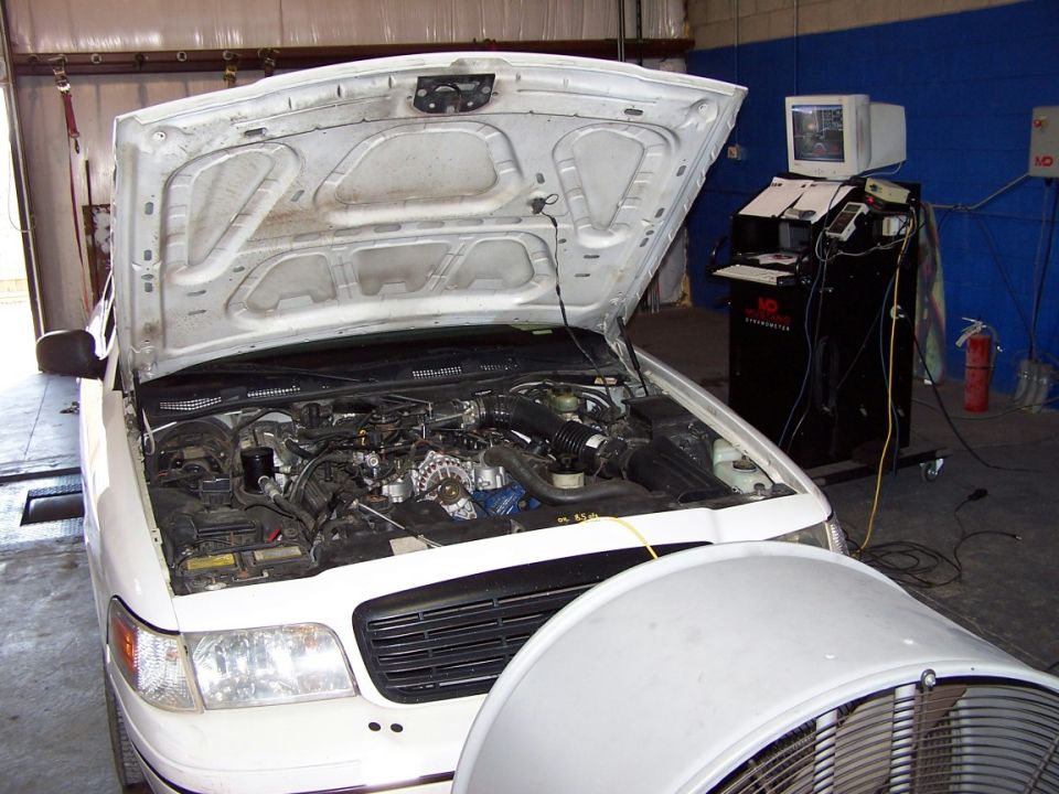 4 aborted Dyno Runs
1 succesful sprint
Unable to keep TC Locked-up in 3rd
218/234;  237/276  (tentative)
14.89 @ 92.17
(see abortpointsequence for dyno screens from cut-off of 3rd run)