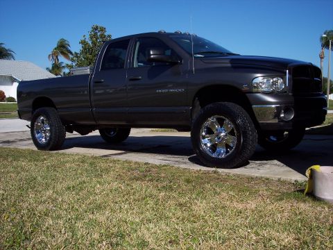 2004 Dodge 3500 photo