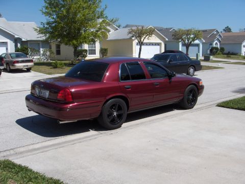 2004 Ford Crown Victoria photo