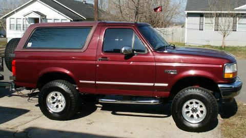 1996 Ford Bronco - Just better pix on a beautiful day after getting cleaned up. Look closely,Can you find the rubber Devil Ducky?