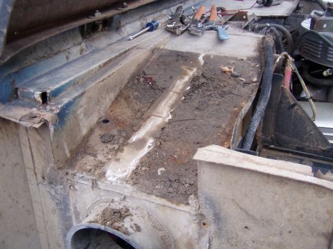 1967 Ford Bronco - Thickness of crap under air intake