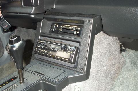 1990 Chevrolet Camaro - Detachable face AM/FM/Cassette/CD changer controller.