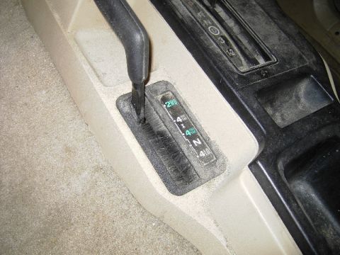 1993 Jeep Cherokee - The 4x4 selector on the center console of a 1993 Jeep Cherokee is shown in 2WD mode.