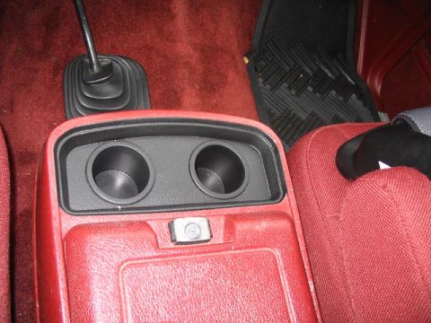 1986 Ford Bronco - Deep cup holders