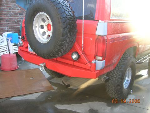 1985 Ford Bronco - rt side in daylight.