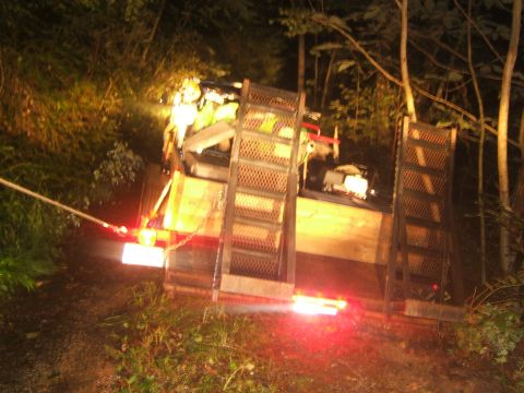 1993 Ford Bronco - Wide trailer + narrow driveway + nightime = bad