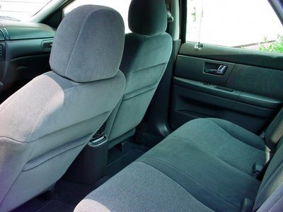 2000 Ford Taurus - 2000 Midnight Black Ford Taurus SES 4-Door Sedan - Interior Rear