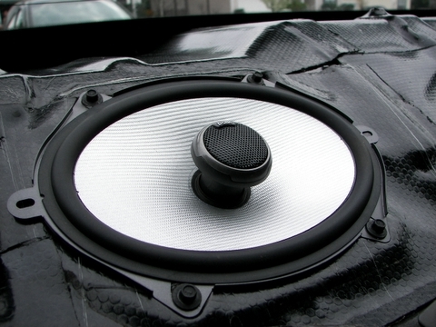 2000 Ford Taurus - Audio System Installation - Polk rear speaker closeup