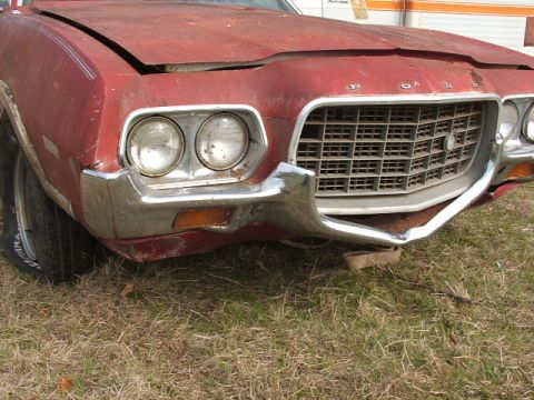 1972 Ford Ranchero - Front view of a 1972 Ford Ranchero showing its grille and damaged bumper.