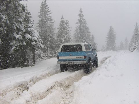 1993 Ford Bronco - Daniel headin back out. The kids were frozen and i had 4 inches of snow on my head. Time to go back down and thaw out. Heater wasnt workin…