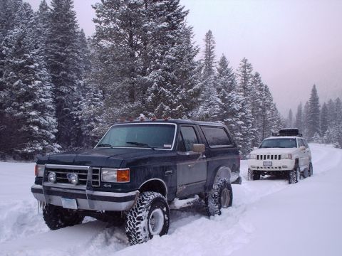 1990 Ford Bronco - Bronco leading the Jeep... just how it was always meant to be