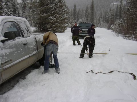 1990 Ford Bronco - Hooked up and begining the recovery.... the first time