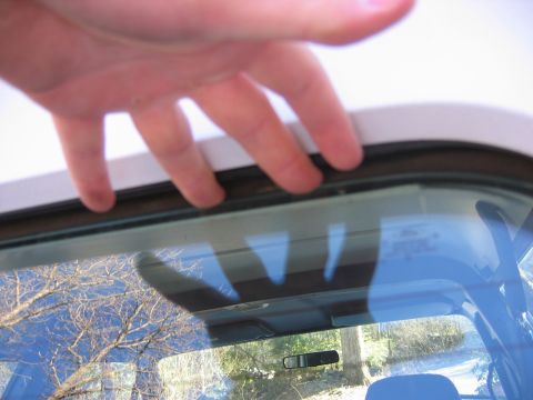 1995 Ford Bronco - Can't even get the tips of my fingers in on the passenger side