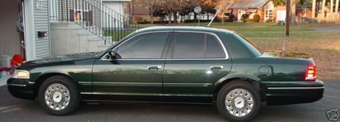 2003 Ford Crown Victoria photo