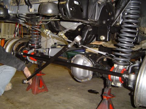 1989 Ford Bronco - Some people are concerned about my tie rod being on top, but it does droop easily 12-13"