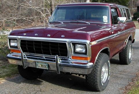 1978 Ford Bronco - Maroon metallic paint code 2Q Vin I