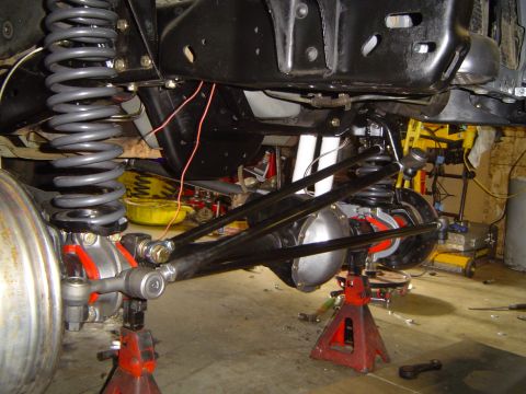 1989 Ford Bronco - Hot my heims, so I put in the track bar