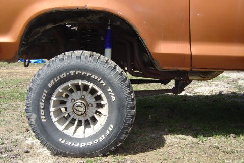 1977 Ford F-150 - These 32's were stuffed in the wheel wells before
