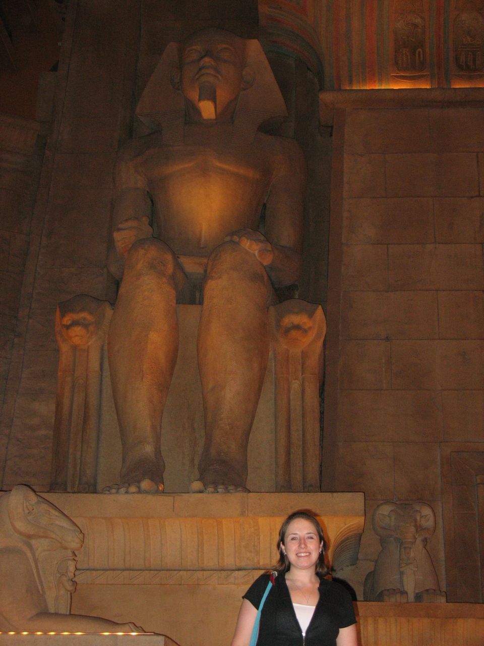 The Egyptian decor in the lobby - very cool!