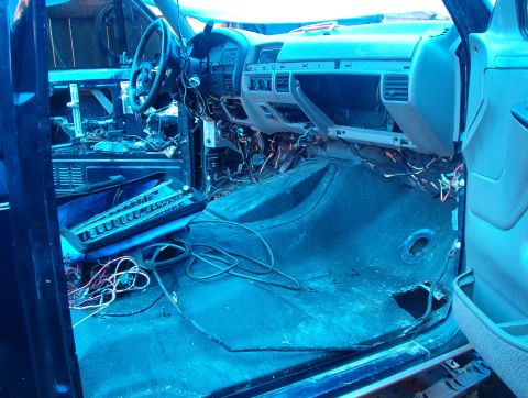 1994 Ford Bronco - The body is being emptied & stripped off piece by piece.
