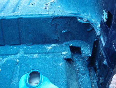 1994 Ford Bronco - This plate was a total waste. It's not even 1/4" thick, and not over the body's substructure. It should have been ~6" forward & inboard, be…
