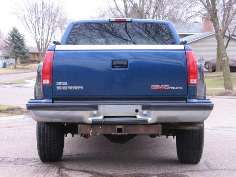 1995 GMC Sierra 1500 - look no rice lights, but a badass class 3 drop hitch!!