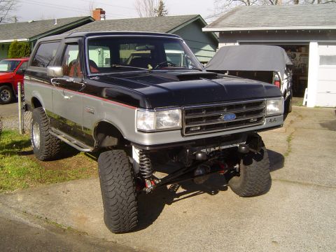 1989 Ford Bronco - Outside in the daylight