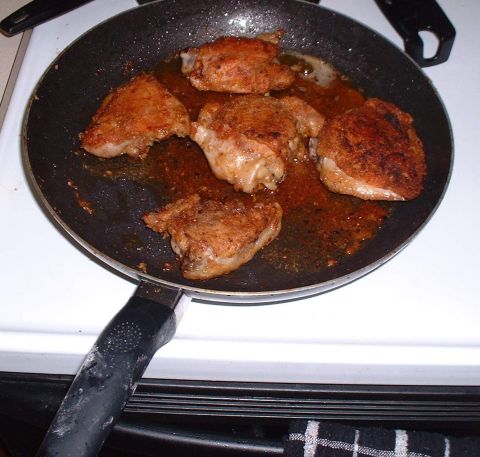 2006 Ford E350 - Finger lickin' good chicken! Cooked by yours truly.