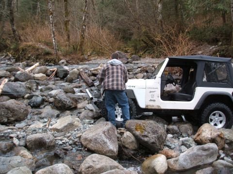 1987 Ford Bronco - what a perfect picture....Dana pullin cable! lol