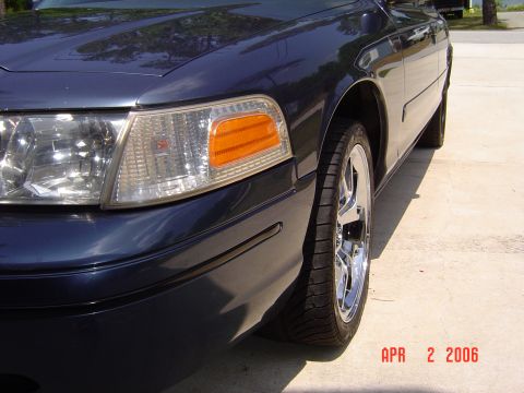 1998 Ford Crown Victoria - Side shot....looks fine .I think with a Small spacer(5/16 maybe),I would clear just fine.