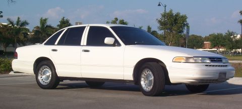 1997 Ford Crown Victoria photo