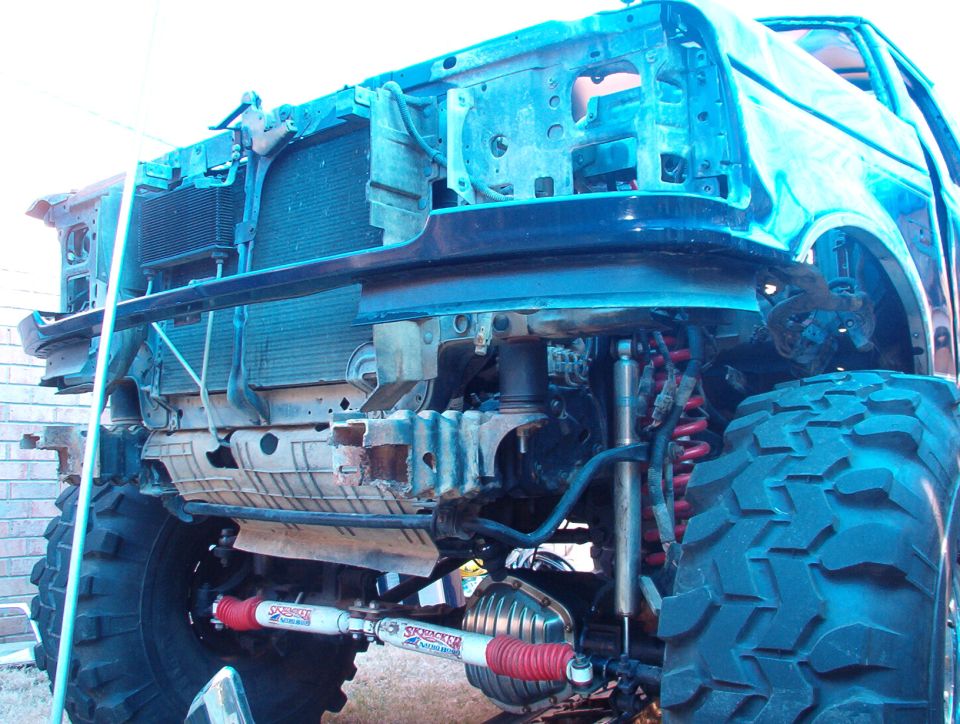 I pulled the wheelwell to make getting the fender & bumper valance off easier.