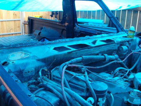 1994 Ford Bronco - Wiper valance is off.