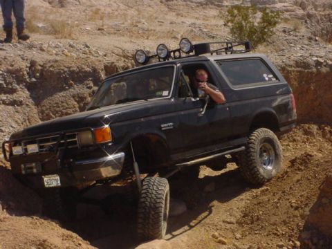 1988 Ford Bronco - I need bigger tires.