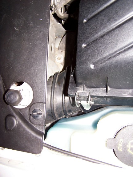 2000 Ford Crown Victoria - Larger snorkel into nose