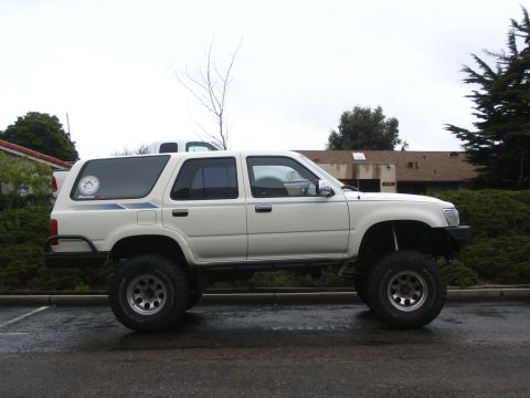 1993 Toyota 4Runner - sittin' pre-runner status...