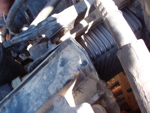 1994 Ford Bronco - Splitting the case allows the evaporator core to stay with the engine, so the system doesn't need to be opened or evacuated.
