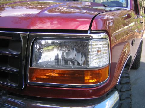 1992 Ford F-150 - New headlight, corner light, and chrome bezel installed with the factory tunr signal.