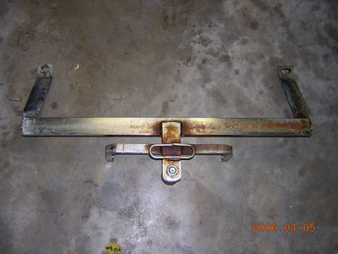 2004 Chevrolet Silverado 3500 - bottom pic of hitch