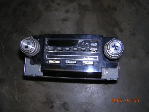 2004 Chevrolet Silverado 3500 - radio close up