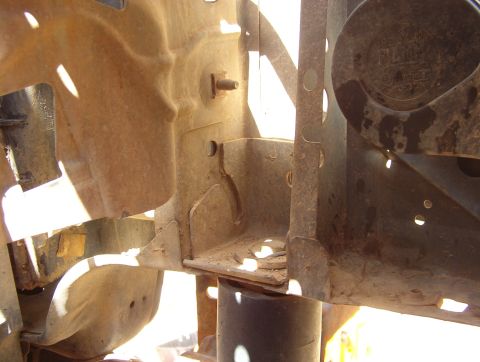 1994 Ford Bronco - This washer almost pulled through. All the replacement body bolts are bent. Only the 2 factory body mount bolts are still straight.