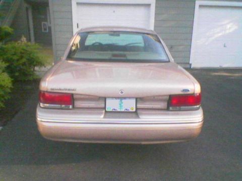 1996 Ford Crown Victoria photo
