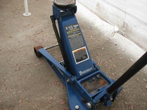 1991 Ford Bronco - floor jack
