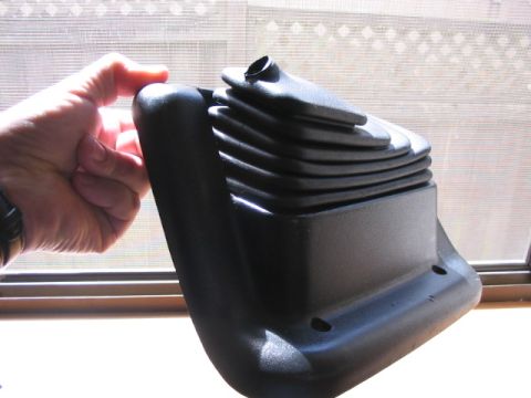 1995 Ford Bronco - proper boot/plastic cover for the E4OD and 92+ trucks.