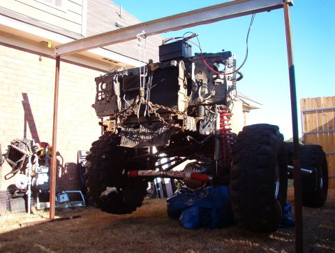 1983 Ford Bronco - It lifted it, but barely. There's no way this is 4,000 lbs (I'm using the snatch block), so the winch is obviously overrated. But the body…